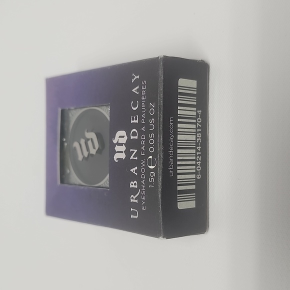 Urban Decay Eyeshadow Blackout Matte Black Full Size 1.5g / 0.05 oz. NEW - Picture 3 of 4